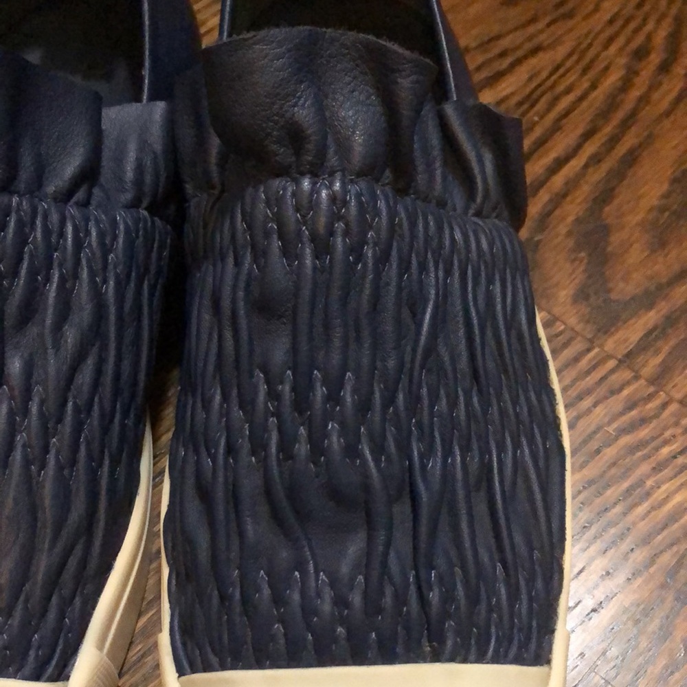 MERCEDES CASTILLO navy ruffle slip on Antoinette-size US7 /37 EU - Picture 7 of 10